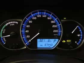 Toyota Yaris (2015) thumbnail 3