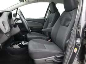 Toyota Yaris (2015) thumbnail 21