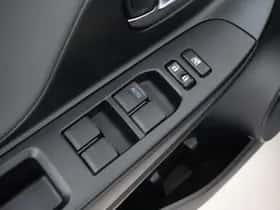 Toyota Yaris (2015) thumbnail 22