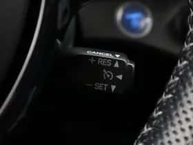 Toyota Yaris (2015) thumbnail 6