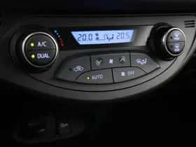 Toyota Yaris (2015) thumbnail 7