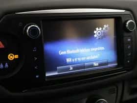 Toyota Yaris (2015) thumbnail 9
