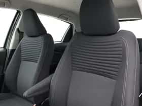 Toyota Yaris (2015) thumbnail 10