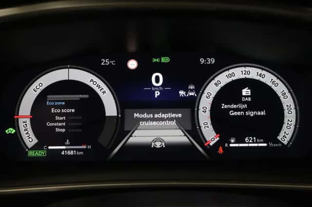 Toyota Corolla (2025) thumbnail 3