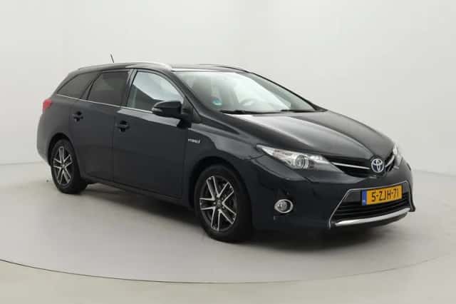 Toyota Auris (2014) thumbnail 1