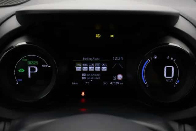 Toyota Yaris (2023) thumbnail 3