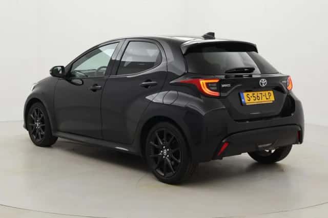 Toyota Yaris (2023) thumbnail 4