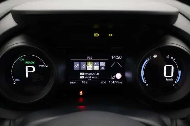 Toyota Yaris (2022) thumbnail 3