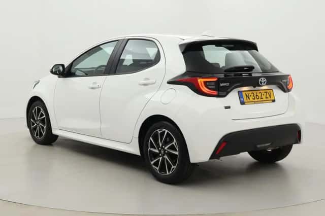 Toyota Yaris (2022) thumbnail 4