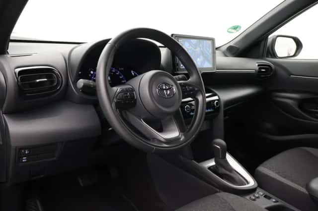 Toyota Yaris Cross (2024) thumbnail 2