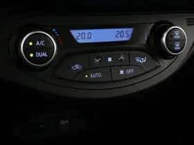 Toyota Yaris (2017) thumbnail 12