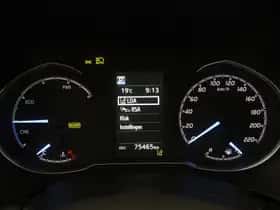 Toyota Yaris (2017) thumbnail 3