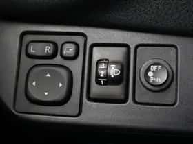 Toyota Yaris (2017) thumbnail 25
