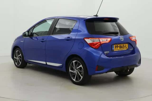 Toyota Yaris (2017) thumbnail 4