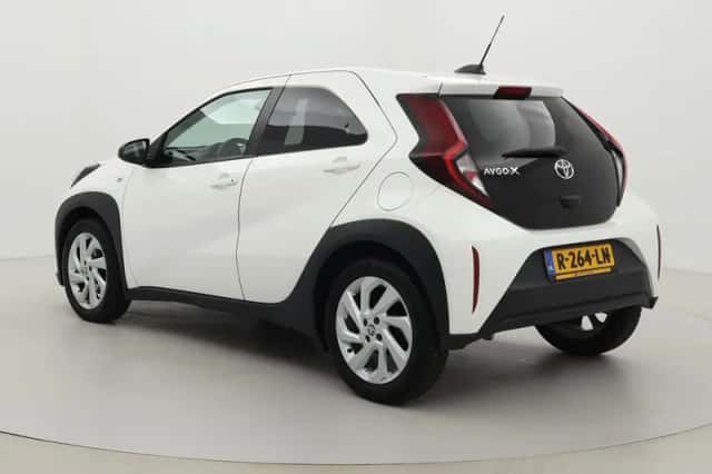 Toyota Aygo X (2022) thumbnail 4