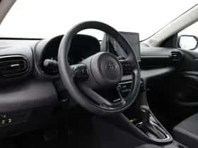 Toyota Yaris (2025) thumbnail 2