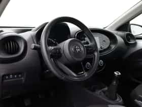 Toyota Aygo X (2022) thumbnail 2