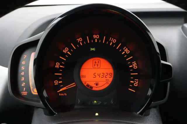 Toyota Aygo (2015) thumbnail 3