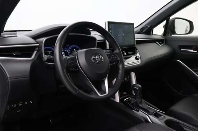Toyota Corolla (2023) thumbnail 2