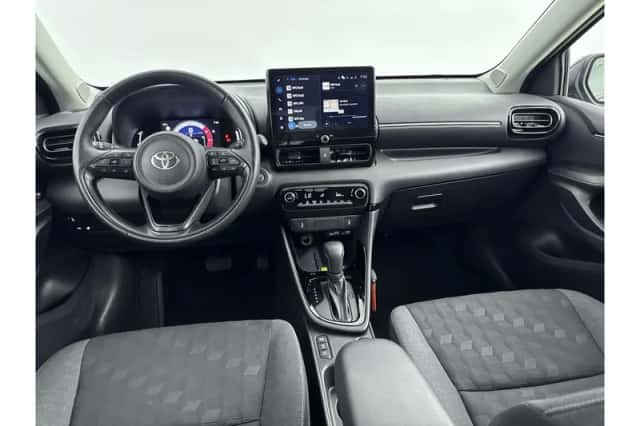 Toyota Yaris (2025) thumbnail 2