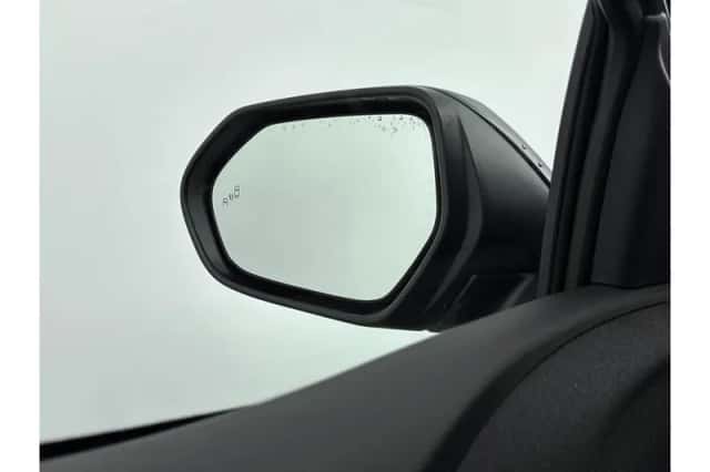 Toyota Yaris (2025) thumbnail 5