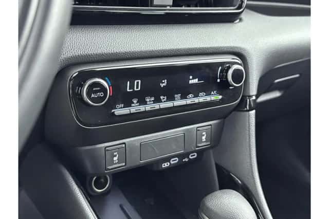 Toyota Yaris (2025) thumbnail 6