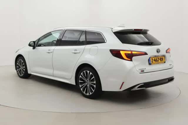 Toyota Corolla (2024) thumbnail 4