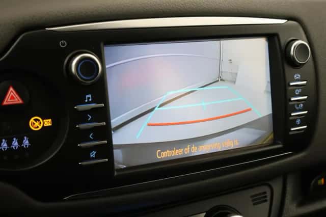 Toyota Yaris (2020) thumbnail 6