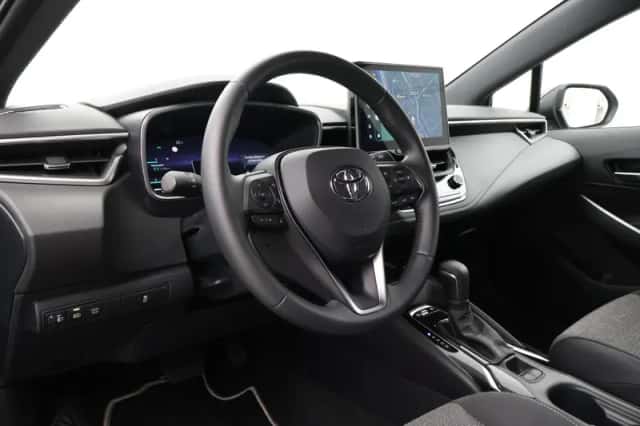 Toyota Corolla (2025) thumbnail 2