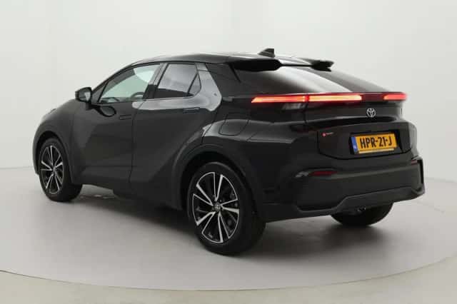 Toyota C-HR (2025) thumbnail 4
