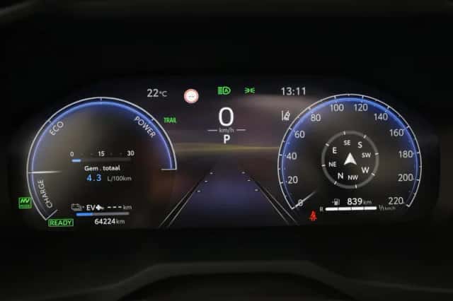 Toyota RAV4 (2023) thumbnail 3