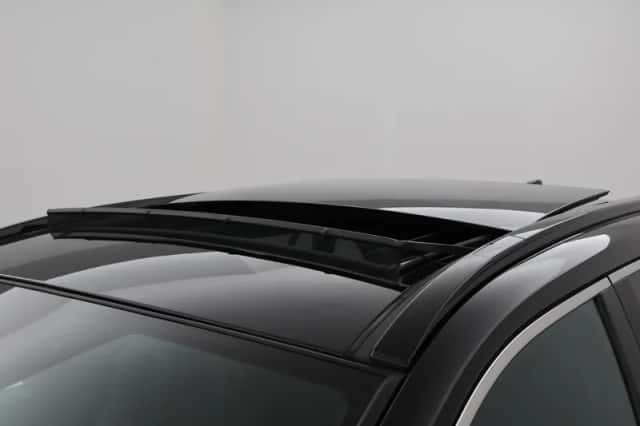 Toyota RAV4 (2023) thumbnail 5