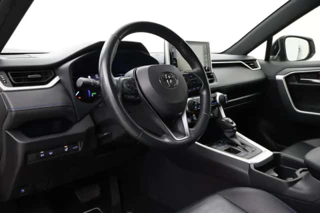 Toyota RAV4 (2019) thumbnail 2