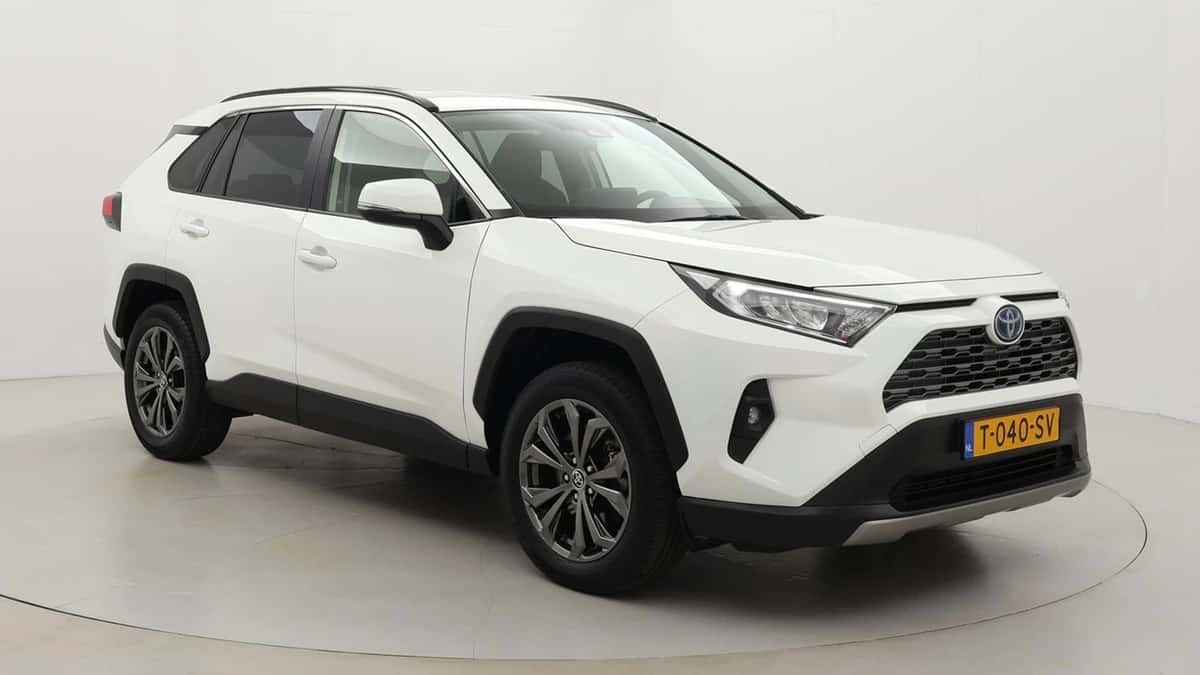 Toyota RAV4 (2023) — foto 1