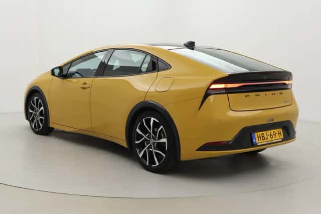 Toyota Prius (2025) thumbnail 4