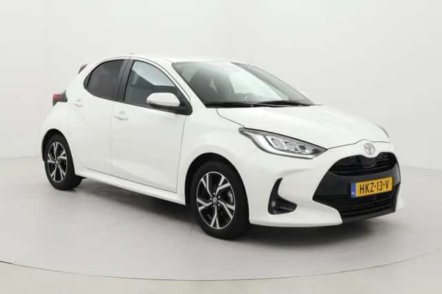Toyota Yaris (2025) thumbnail 1