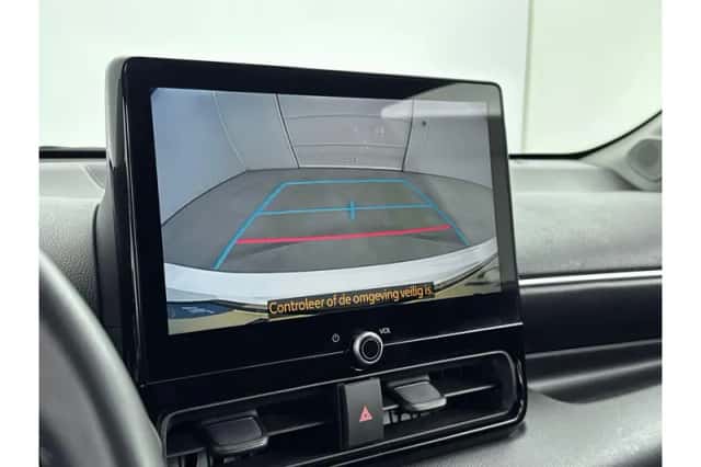 Toyota Yaris (2025) thumbnail 5