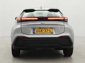 Toyota C-HR (2024) thumbnail 16