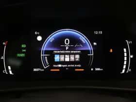 Toyota C-HR (2024) thumbnail 3