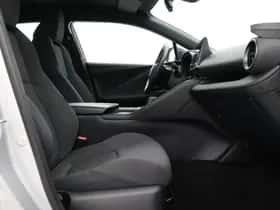 Toyota C-HR (2024) thumbnail 31