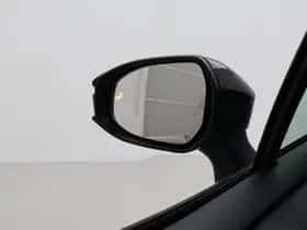 Toyota C-HR (2024) thumbnail 5
