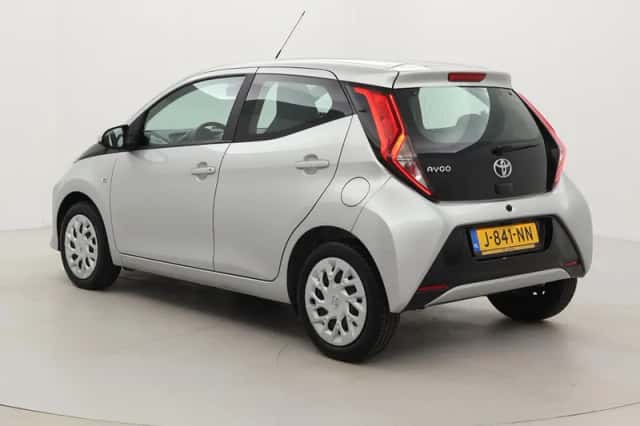 Toyota Aygo (2020) thumbnail 4
