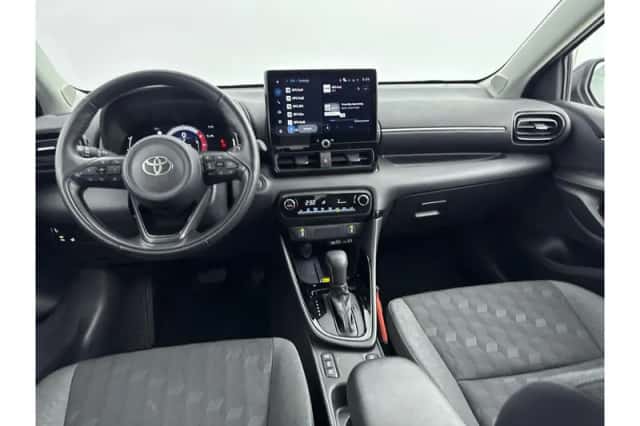 Toyota Yaris (2025) thumbnail 2