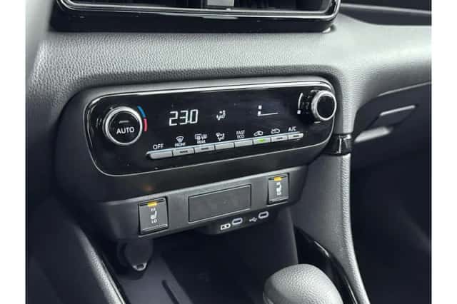 Toyota Yaris (2025) thumbnail 6
