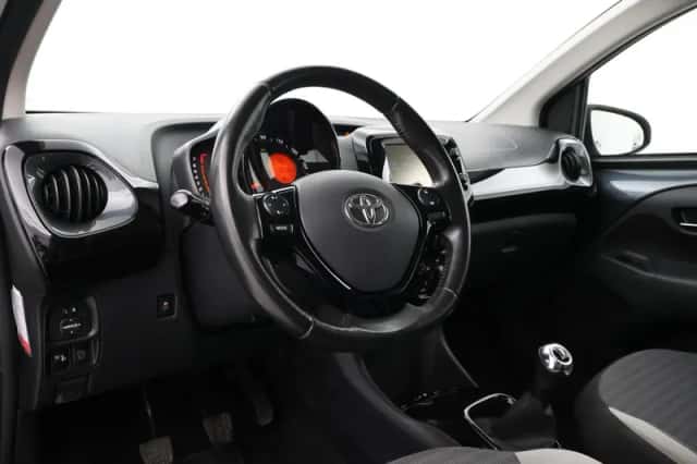 Toyota Aygo (2018) thumbnail 2