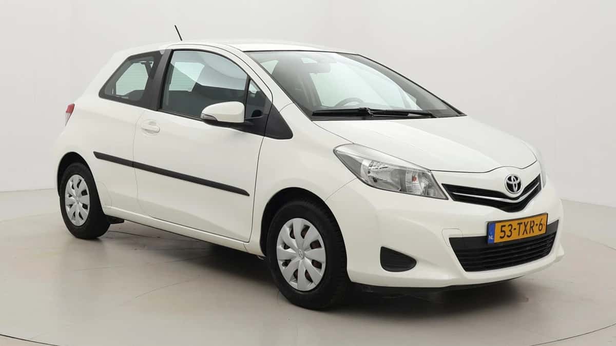Toyota Yaris (2012) — foto 1