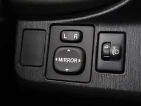 Toyota Yaris (2012) thumbnail 17