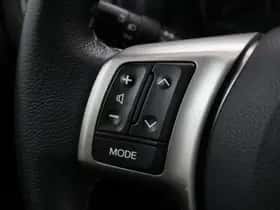 Toyota Yaris (2012) thumbnail 18