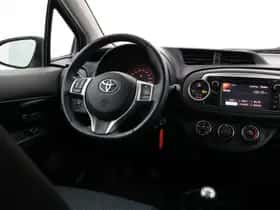 Toyota Yaris (2012) thumbnail 21