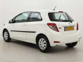 Toyota Yaris (2012) thumbnail 4